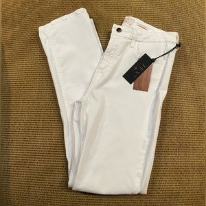 Jen7 Slim Sculpting Straight Jeans